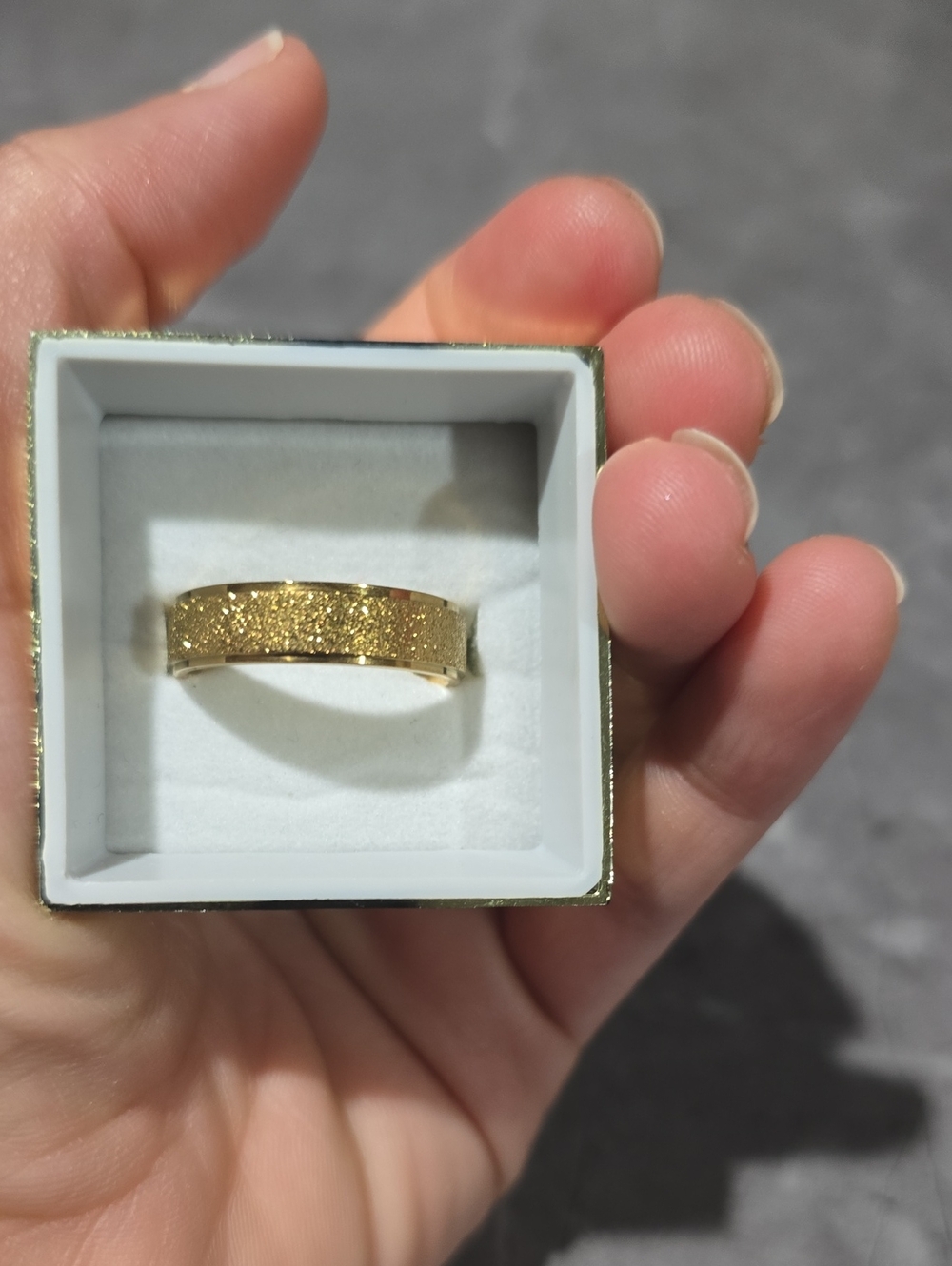 Unisex band rings suitable for most occasions, promise ring, engagement ring